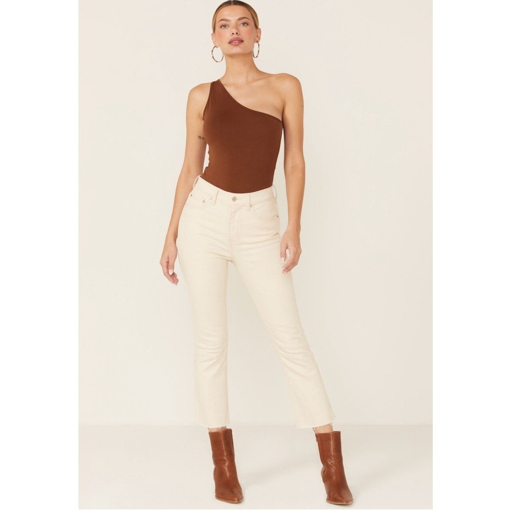 Daze Women's Shy Girl High Rise Ivory Crop Flare Jeans Size 31 Stretchy